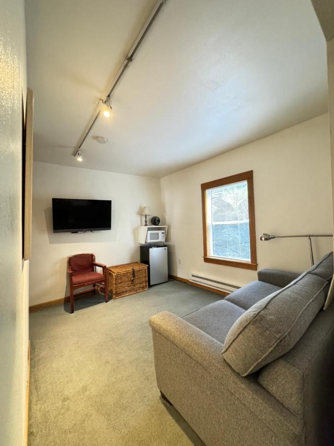| Inn At Creek Street
