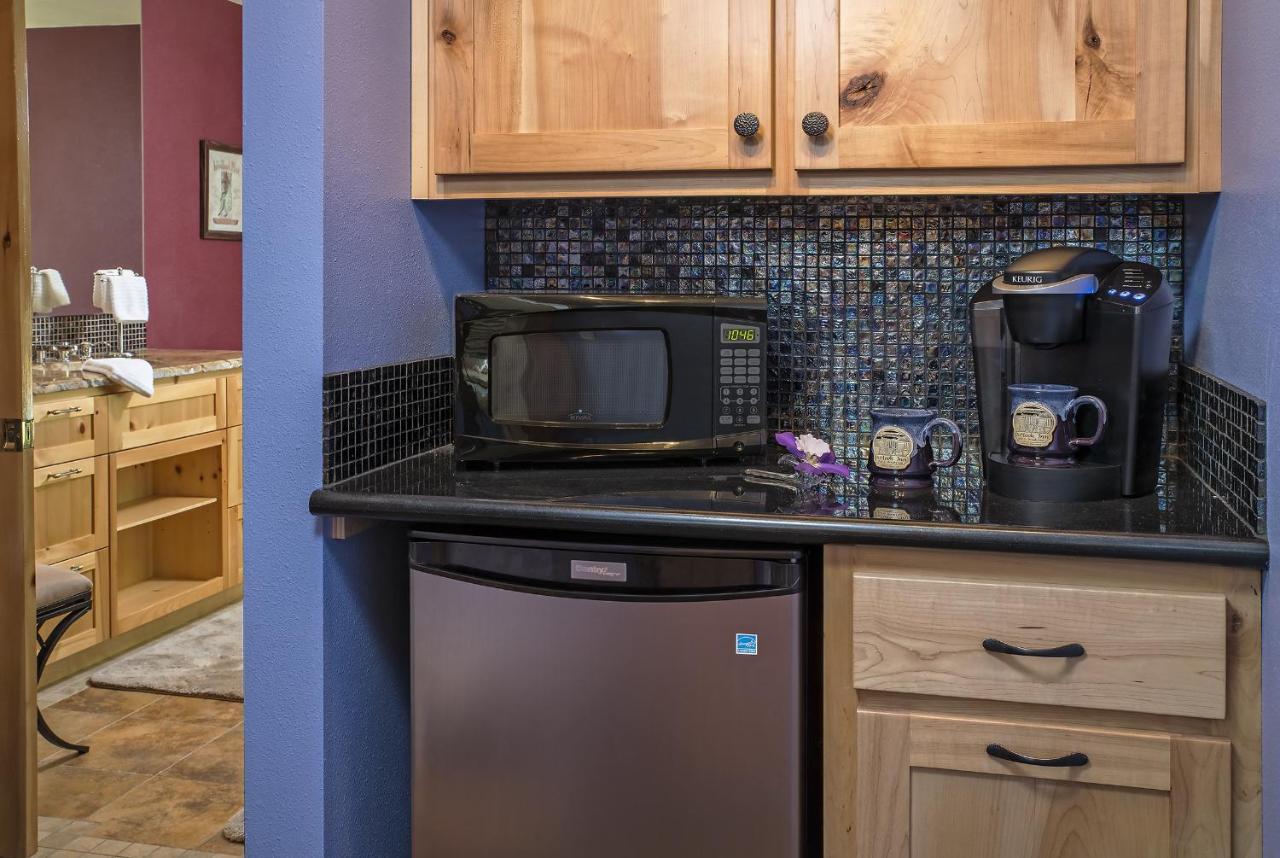 | Outlook Inn Bed and Breakfast
