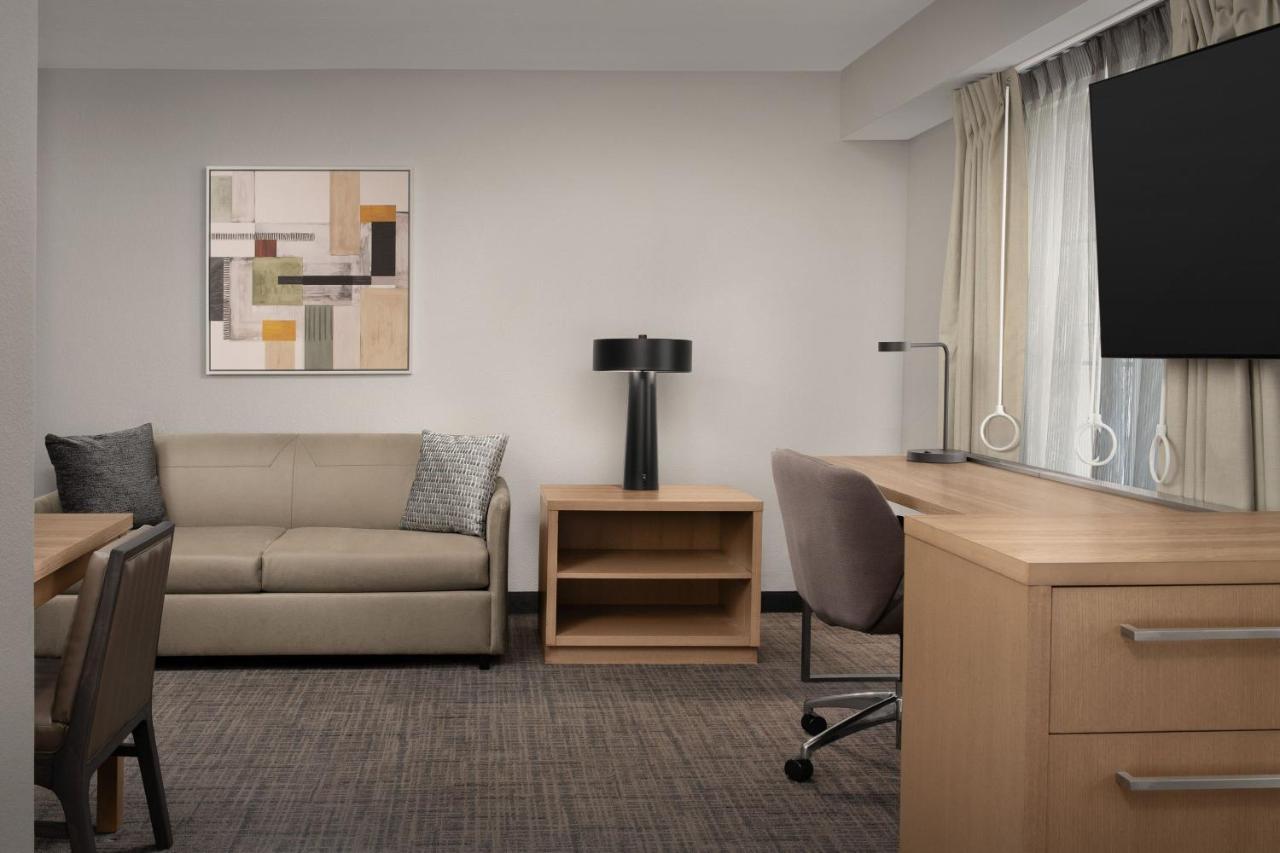 Queen Studio with Sofa Bed at Residence Inn Marriott Palo Alto Los Altos