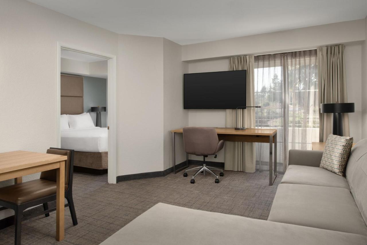 One-Bedroom Queen Suite with Sofa Bed at Residence Inn Marriott Palo Alto Los Altos