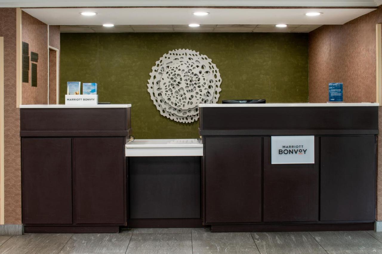 | Fairfield Inn and Suites Gulfport / Biloxi