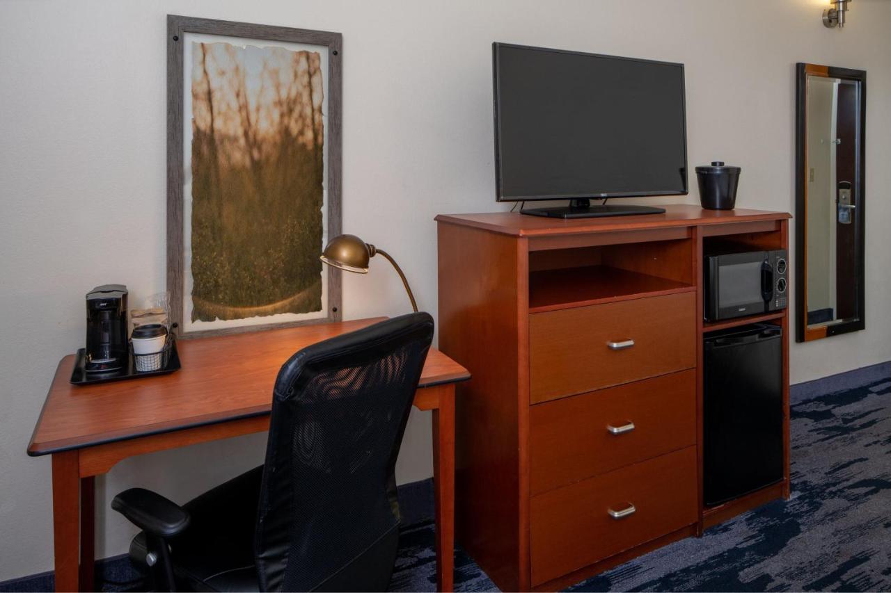 | Fairfield Inn and Suites Gulfport / Biloxi