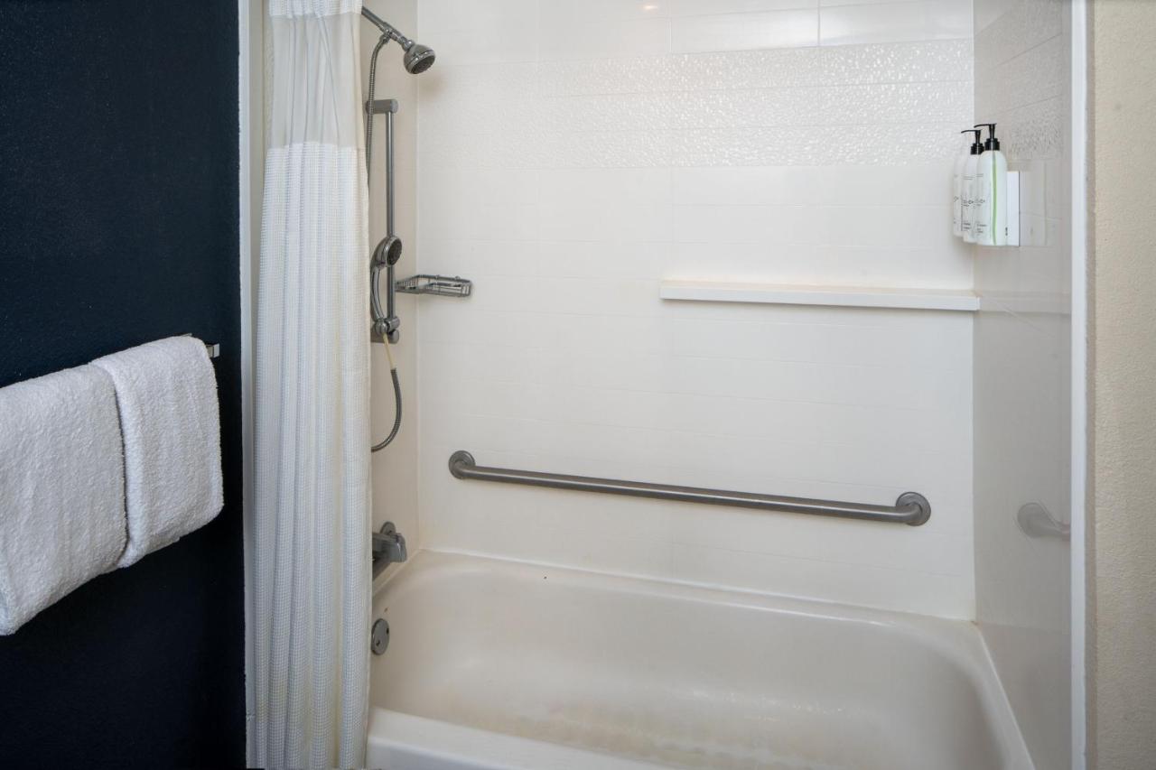 | Fairfield Inn and Suites Gulfport / Biloxi