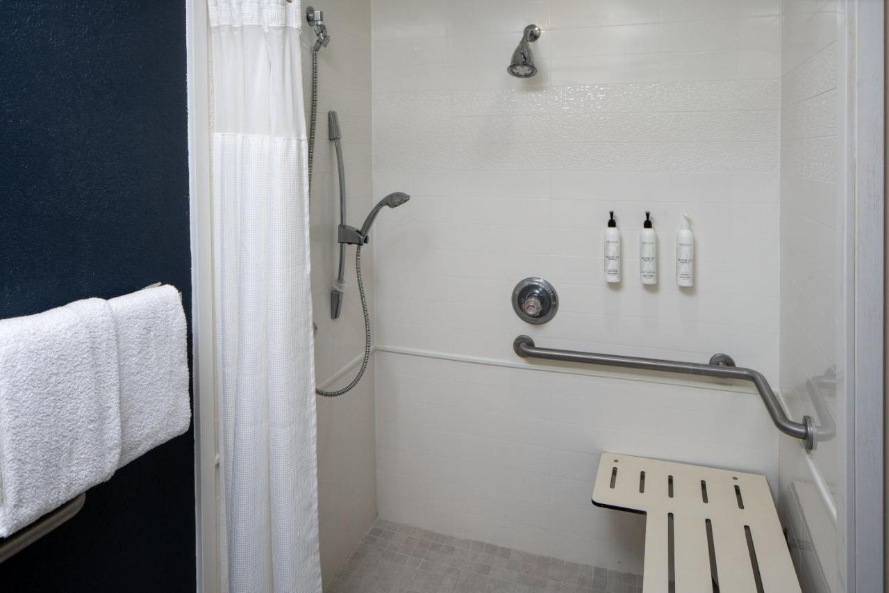 | Fairfield Inn and Suites Gulfport / Biloxi