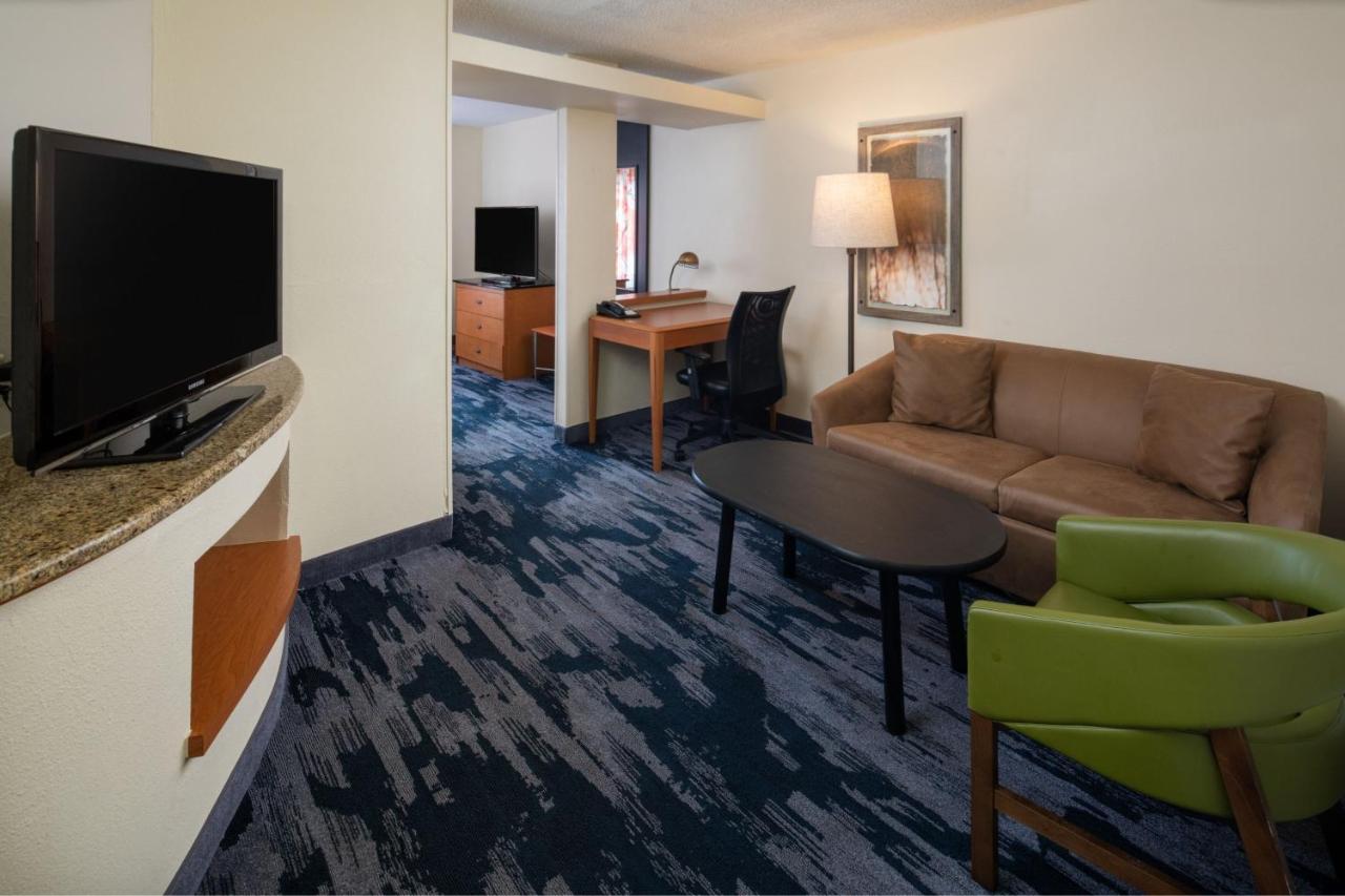 | Fairfield Inn and Suites Gulfport / Biloxi