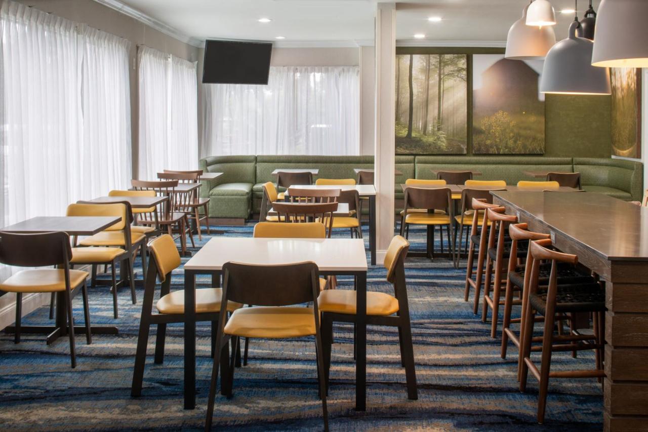 | Fairfield Inn and Suites Gulfport / Biloxi