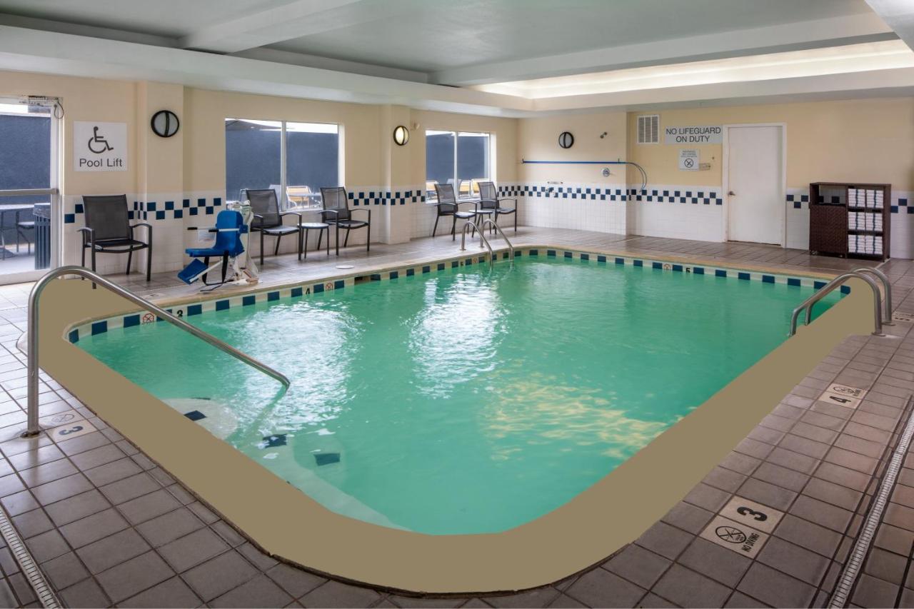 | Fairfield Inn and Suites Gulfport / Biloxi