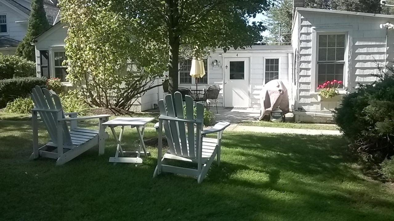 | Historic White Blossom House
