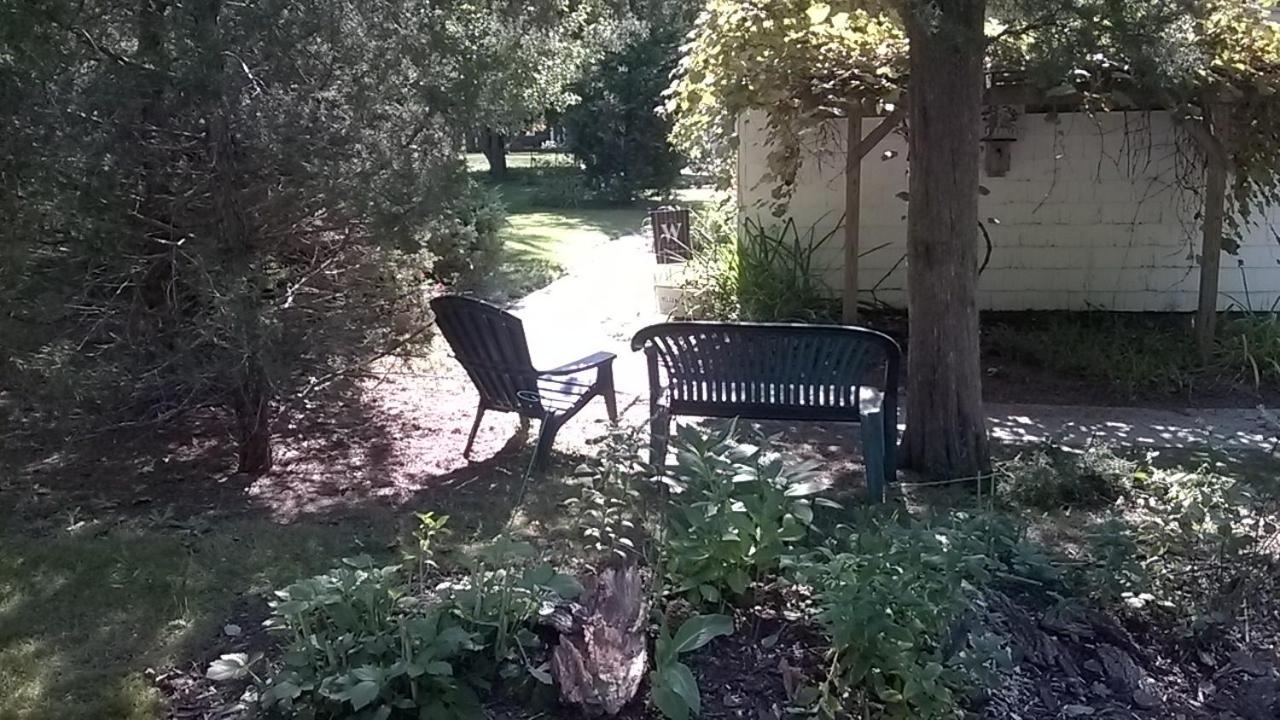 | Historic White Blossom House