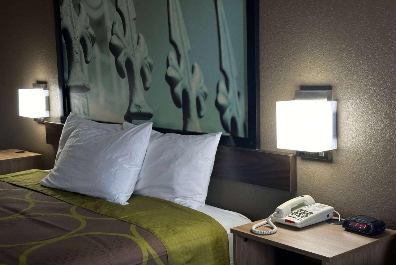 King Room - Mobility Access/Non-Smoking at Super 8 by Wyndham Monroe
