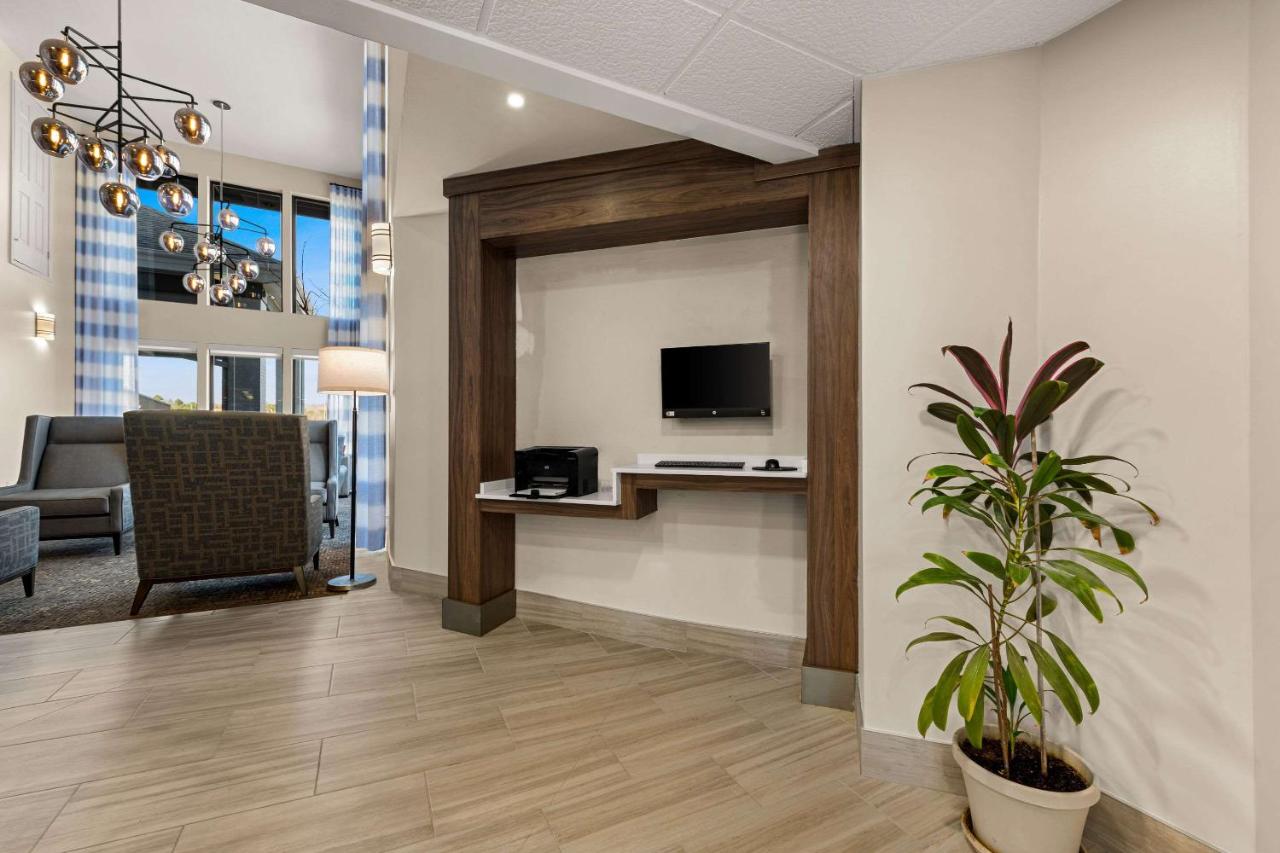 | Quality Inn & Suites Matthews