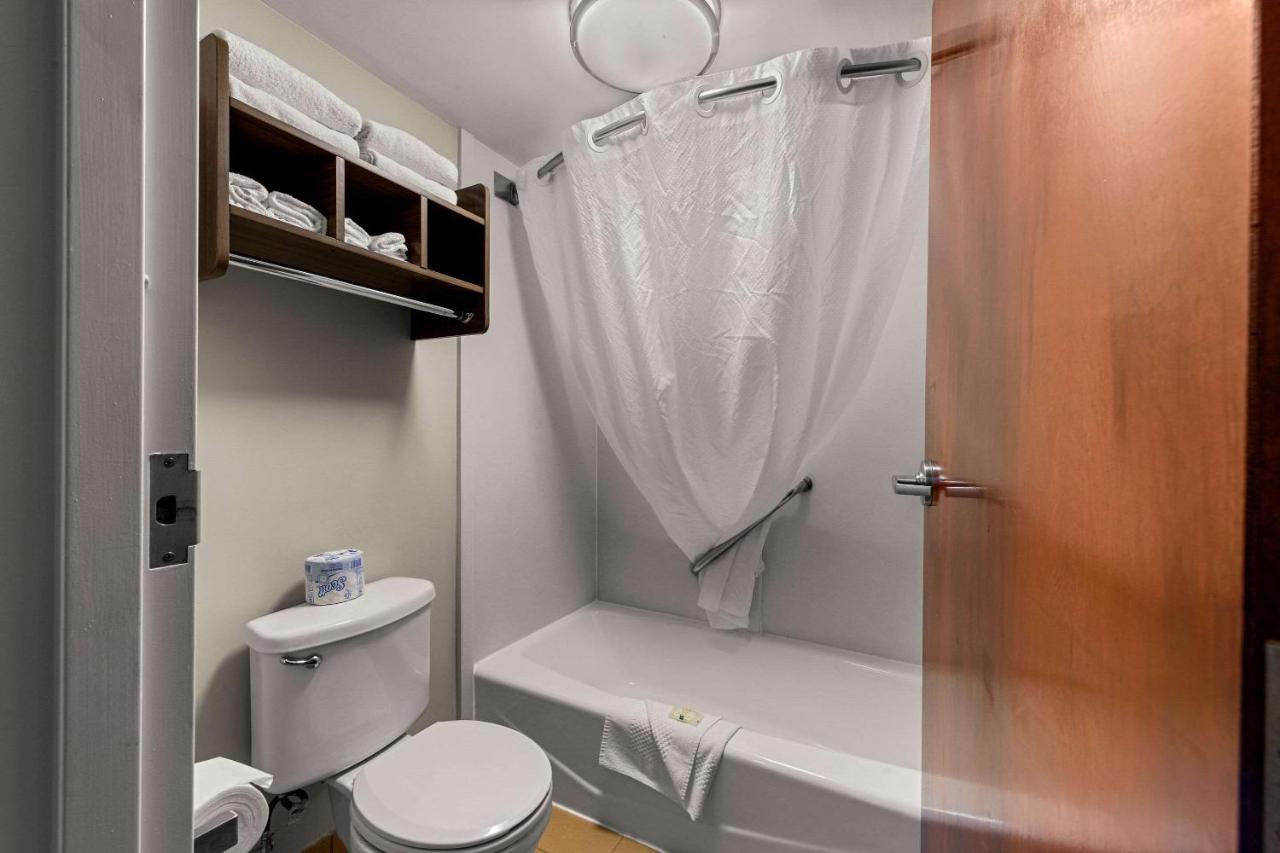 | Quality Inn & Suites Matthews