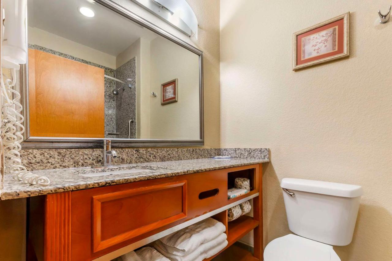 Suite 2 Queen Beds Sofabed Non Smoking at Comfort Inn & Suites Chesapeake - Portsmouth