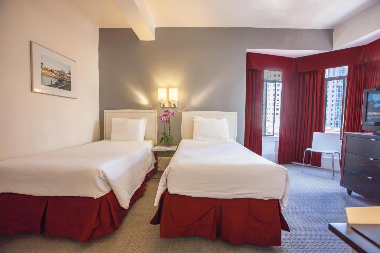 Twin Room at Grant Plaza Hotel