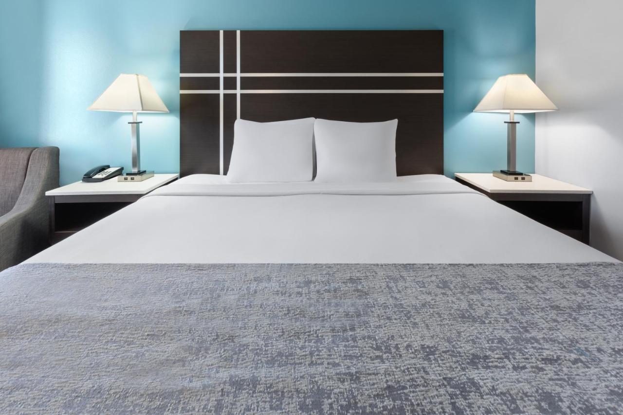 King Room - Disability Access - Non-Smoking at Baymont by Wyndham Brunswick GA