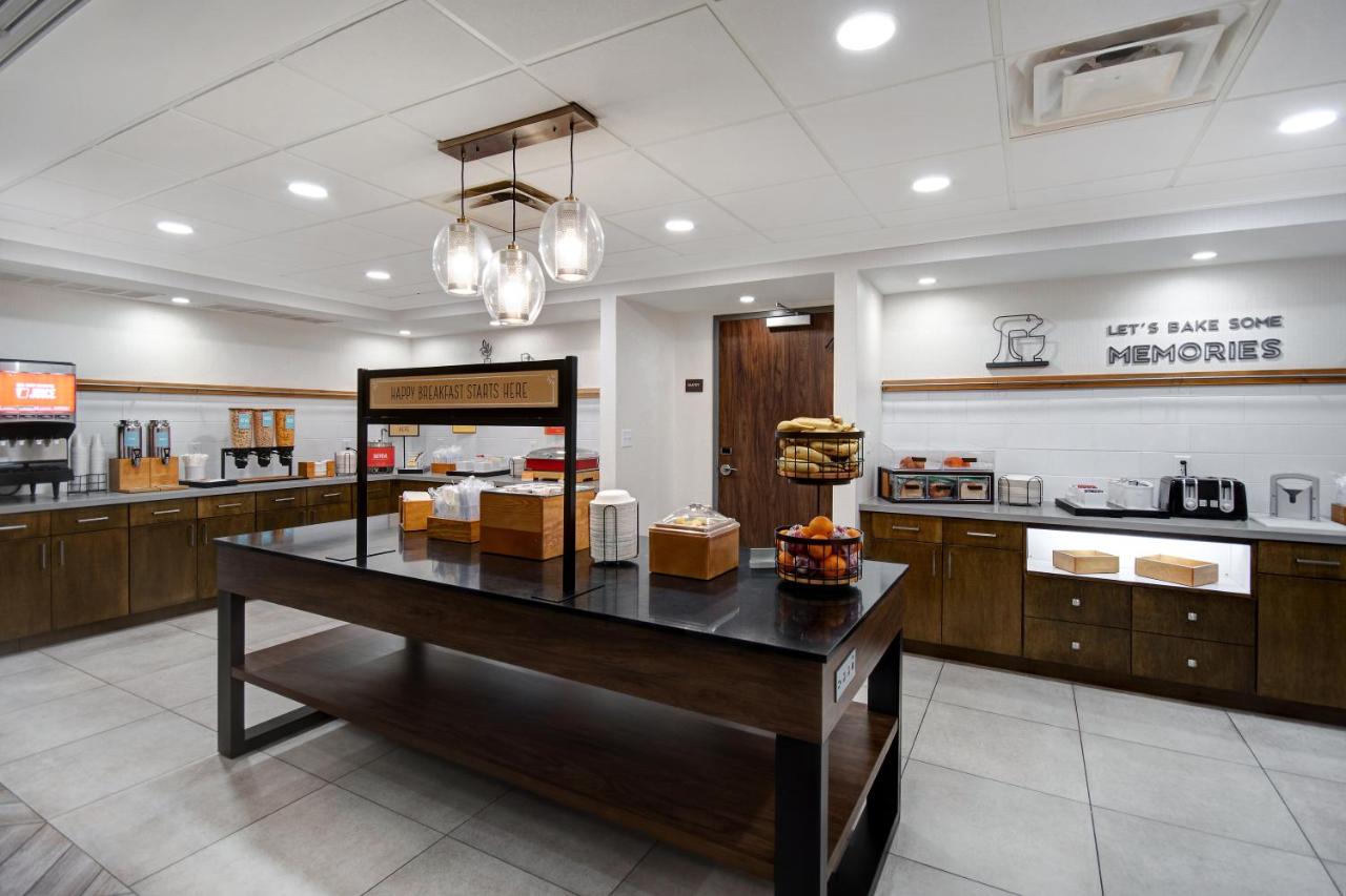 | Hampton Inn & Suites Dayton-Vandalia