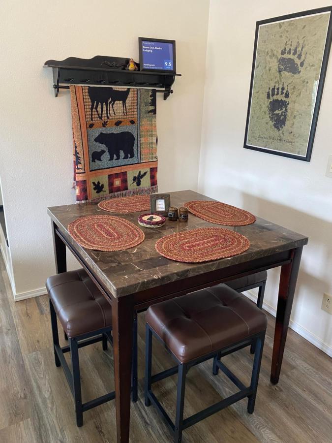 | Bears Den Alaska Lodging
