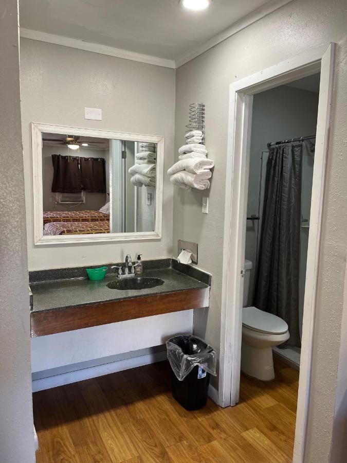  | Hill Country Inn