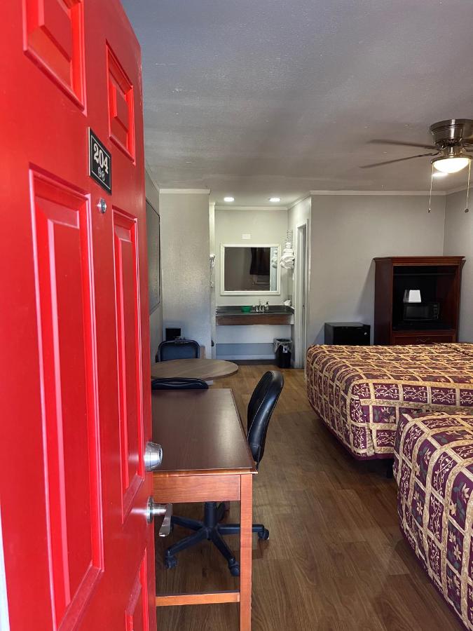  | Hill Country Inn