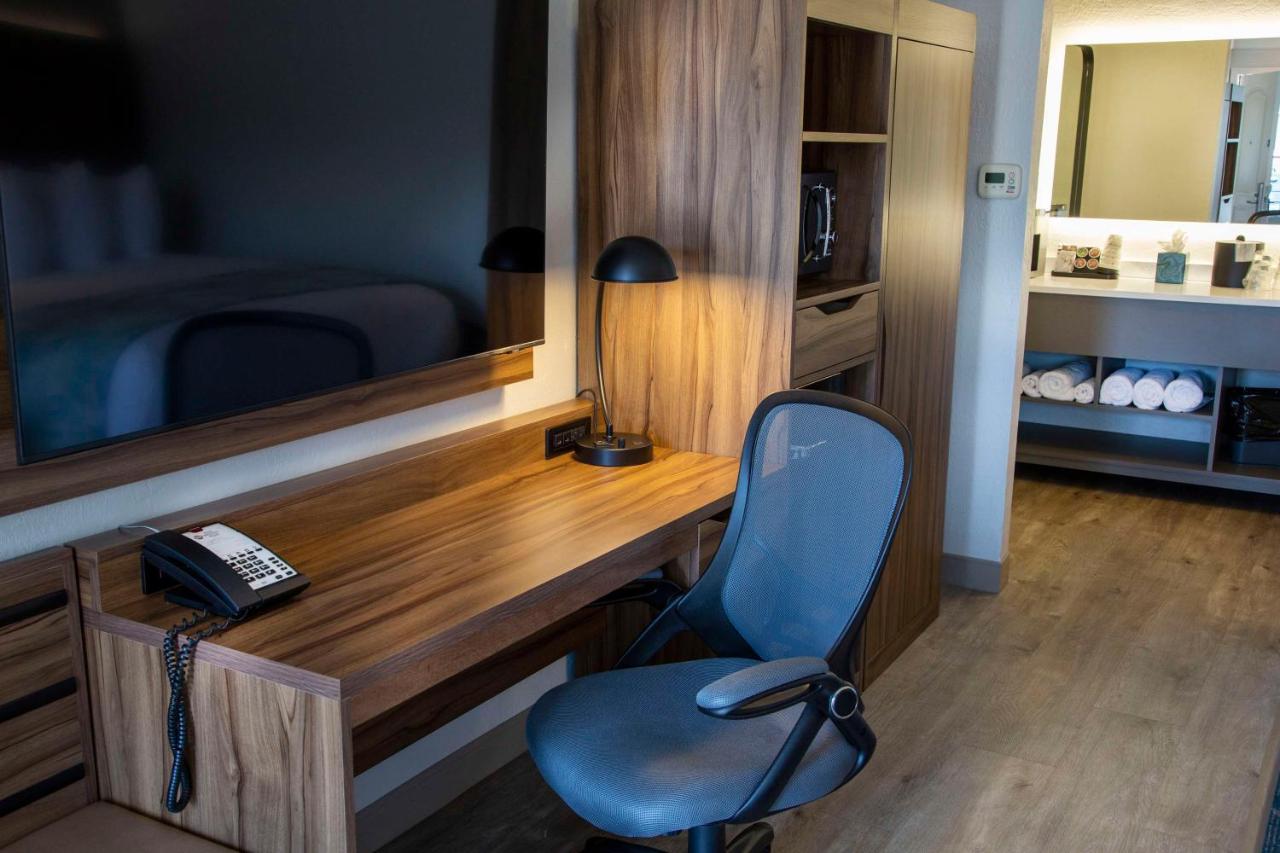 Best Western Plus Humboldt Bay Inn