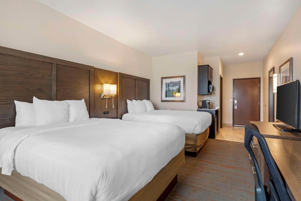 Queen Suite with Two Queen Beds and Sofa Bed - Non-Smoking at Comfort Inn & Suites Brighton Denver NE Medical Center