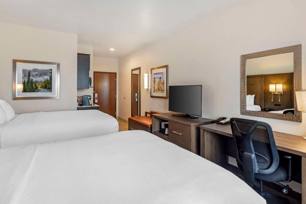 Queen Suite with Two Queen Beds and Sofa Bed - Non-Smoking at Comfort Inn & Suites Brighton Denver NE Medical Center