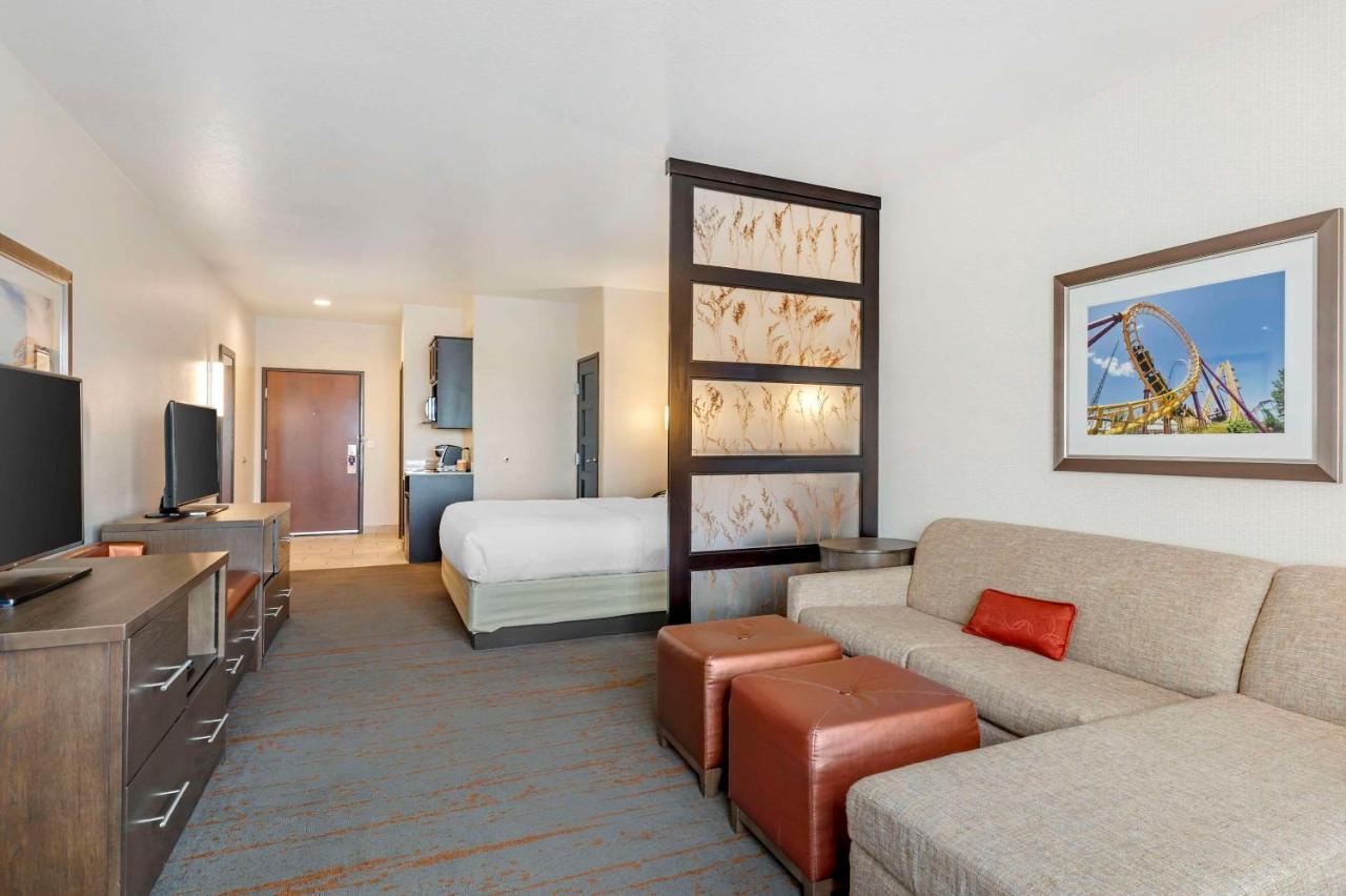 King Suite - Non-Smoking at Comfort Inn & Suites Brighton Denver NE Medical Center