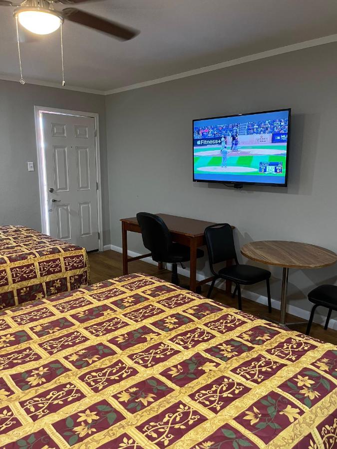  | Hill Country Inn