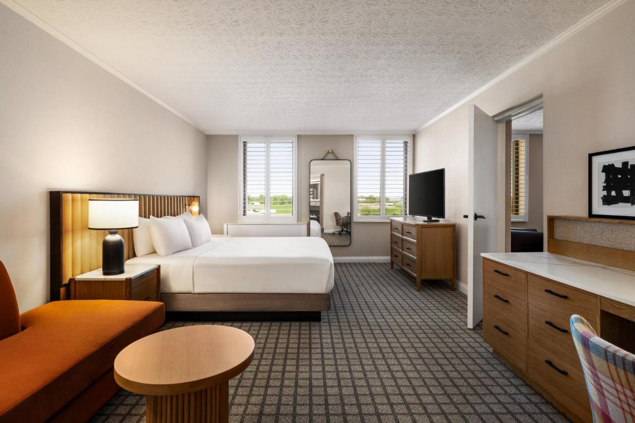 Executive Suite - Non-Smoking at Crowne Plaza Louisville Airport Expo Ctr by IHG