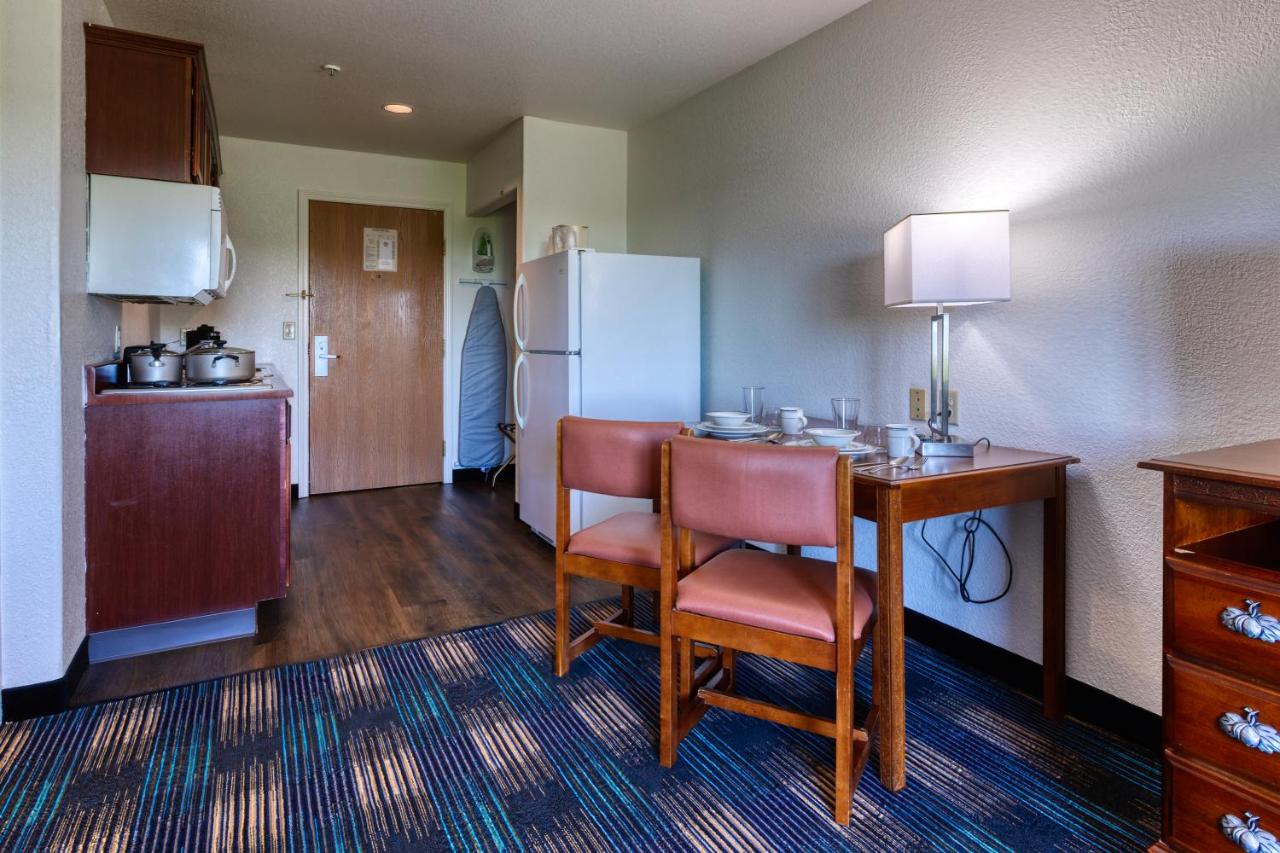 Standard Suite - Non-Smoking at All Towne Suites