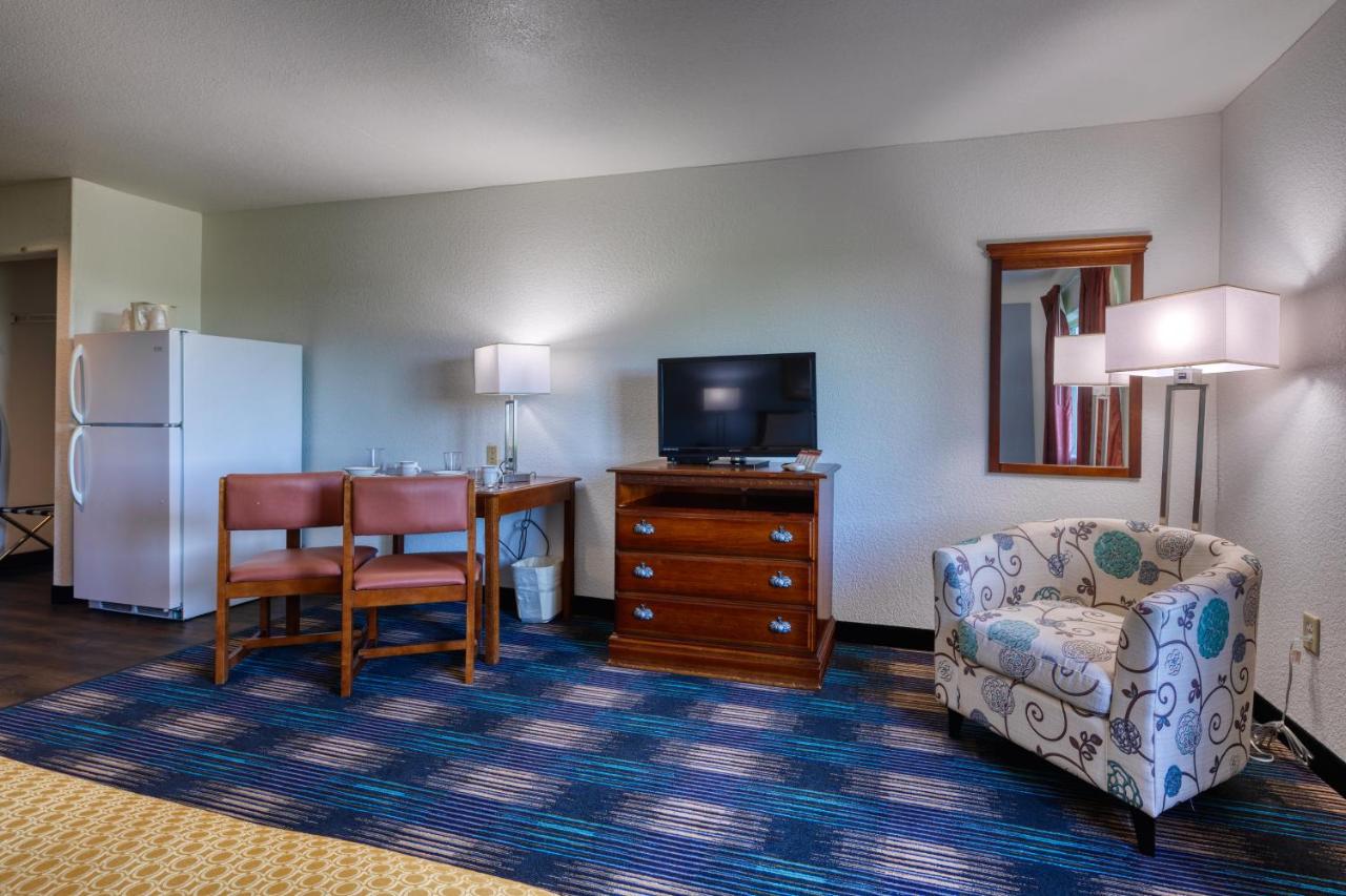 Standard Suite - Non-Smoking at All Towne Suites