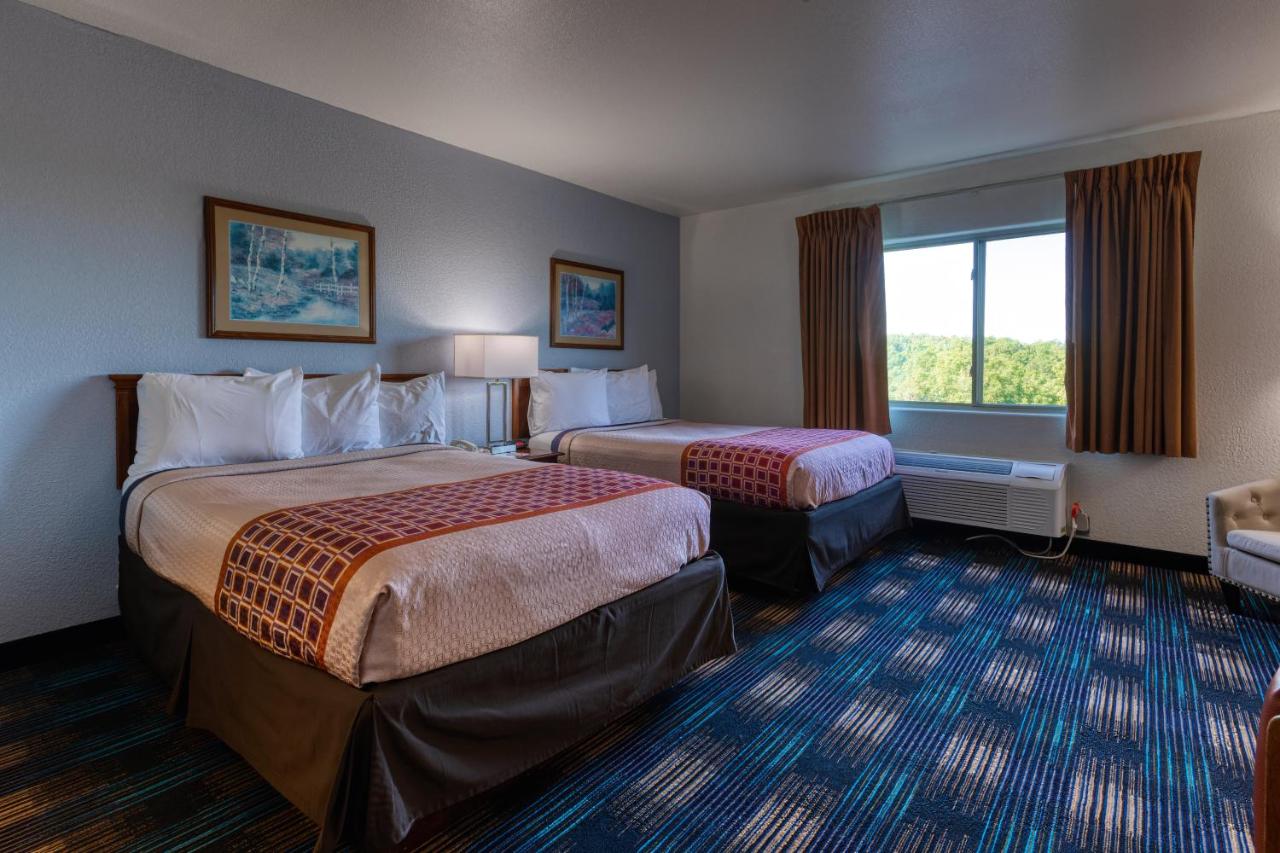 Double Room with Shared Bathroom at All Towne Suites