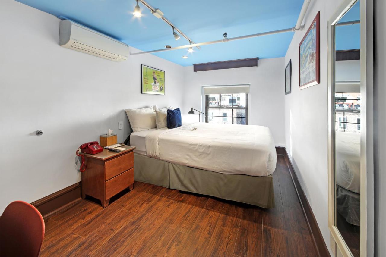 Superior Queen Room at Chelsea Pines Inn