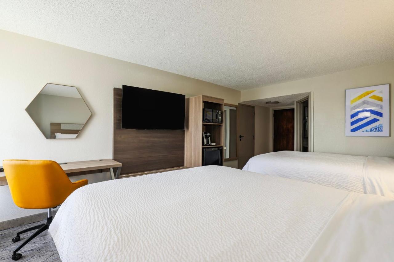 Queen Room with Two Queen Beds at Holiday Inn Express Burlington by IHG