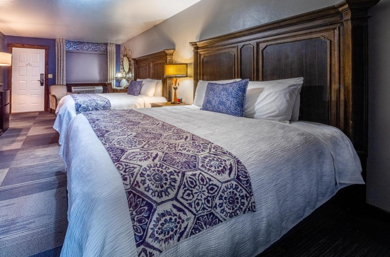 | Desert Rose Resort & Cabins