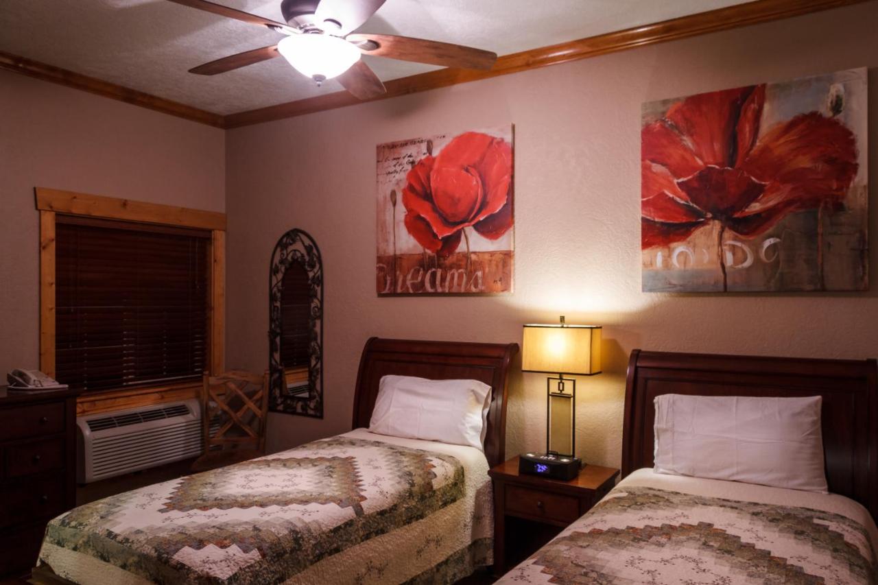 | Desert Rose Resort & Cabins