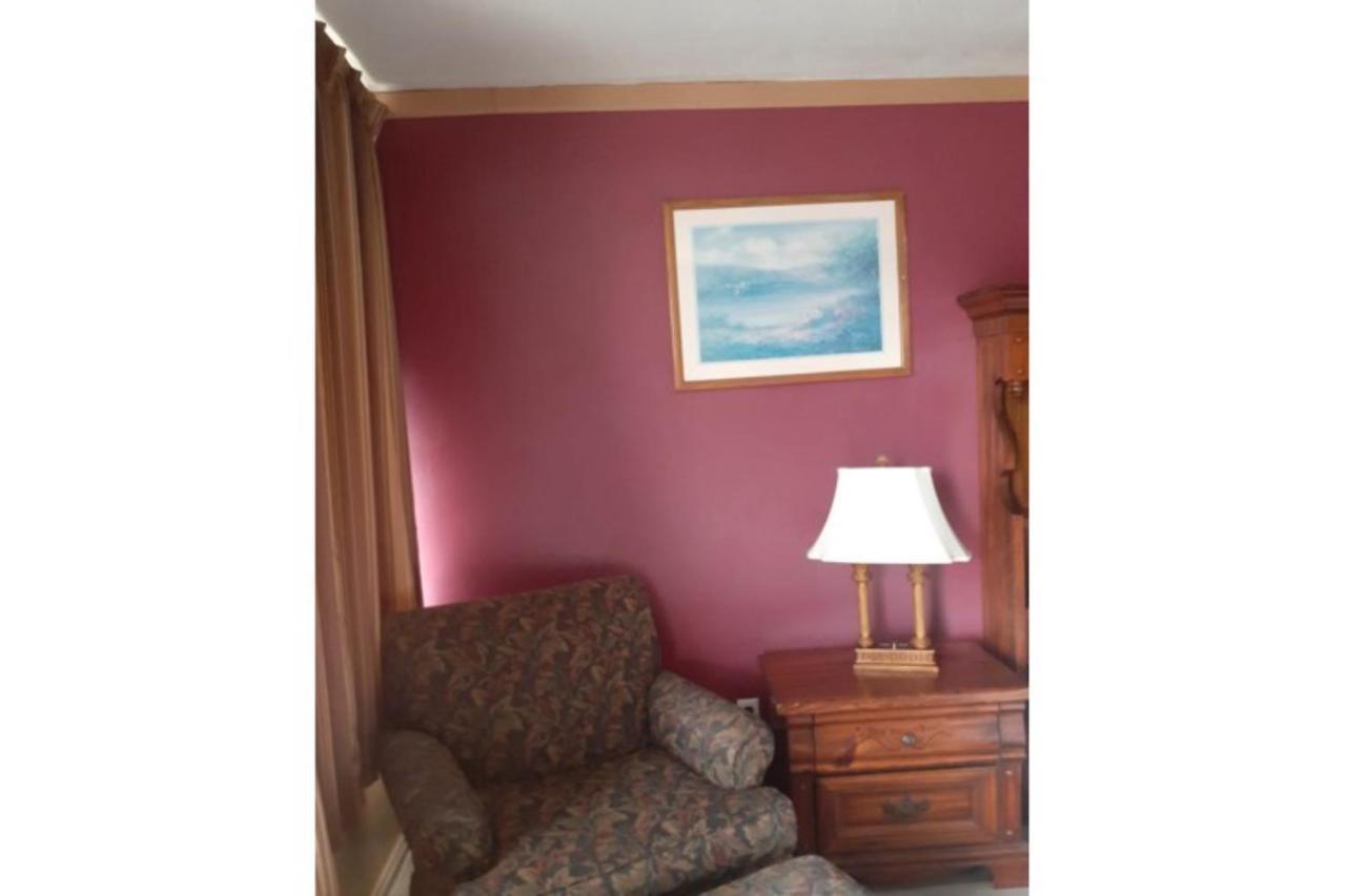 | Holiday Lodge Virginia