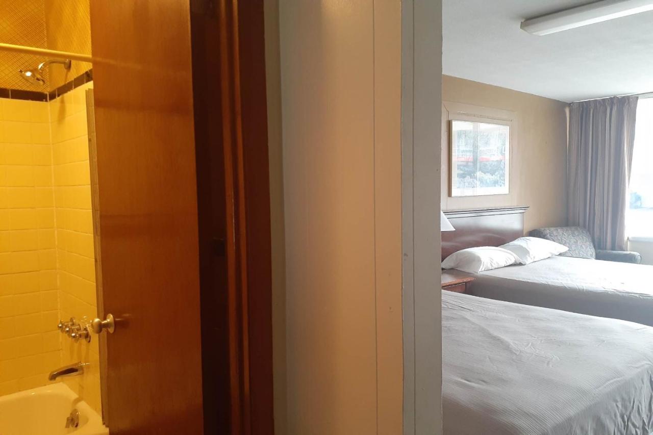 | Holiday Lodge Virginia