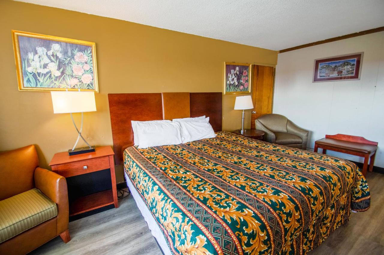 | Holiday Lodge Virginia