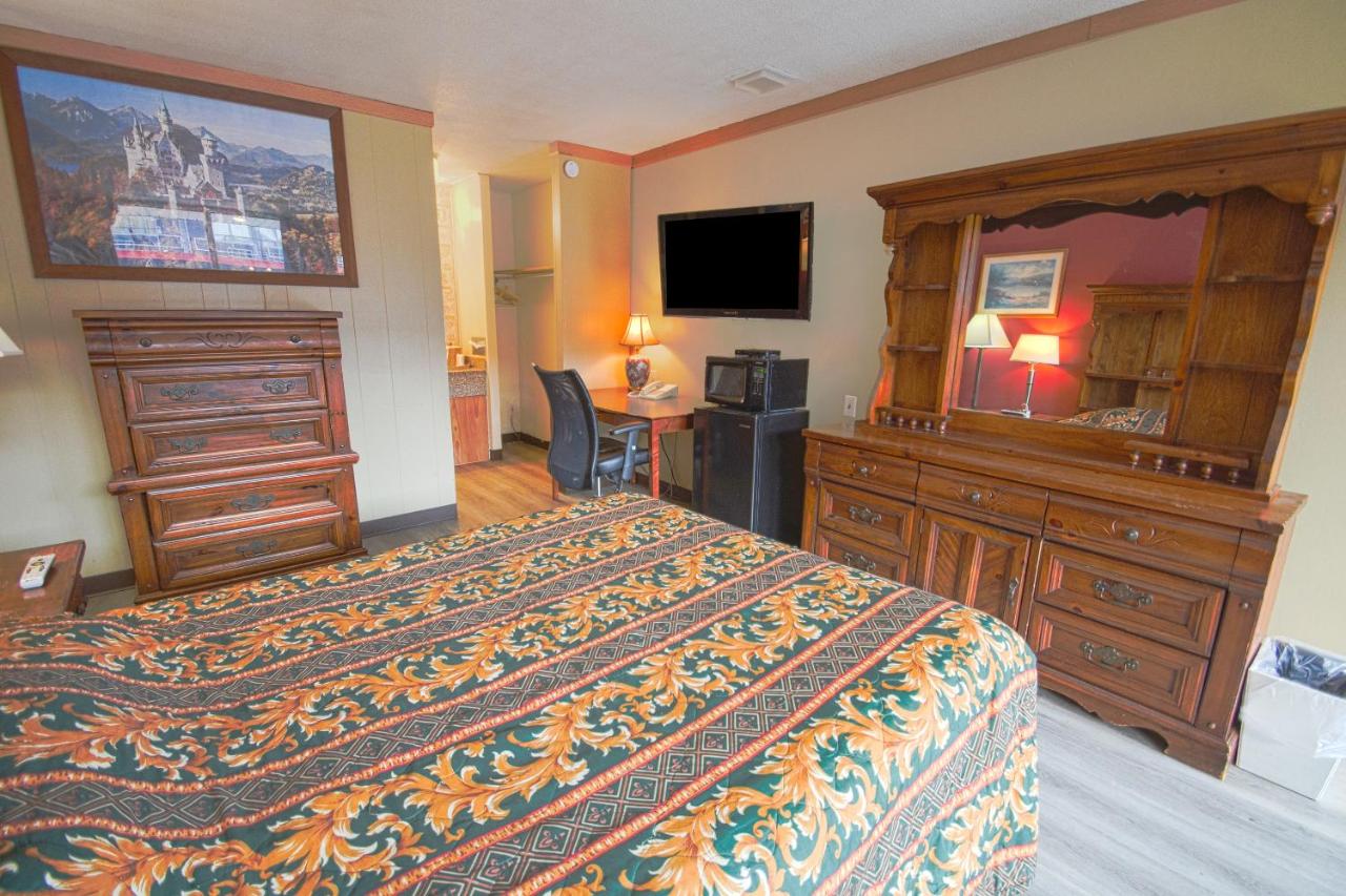 | Holiday Lodge Virginia