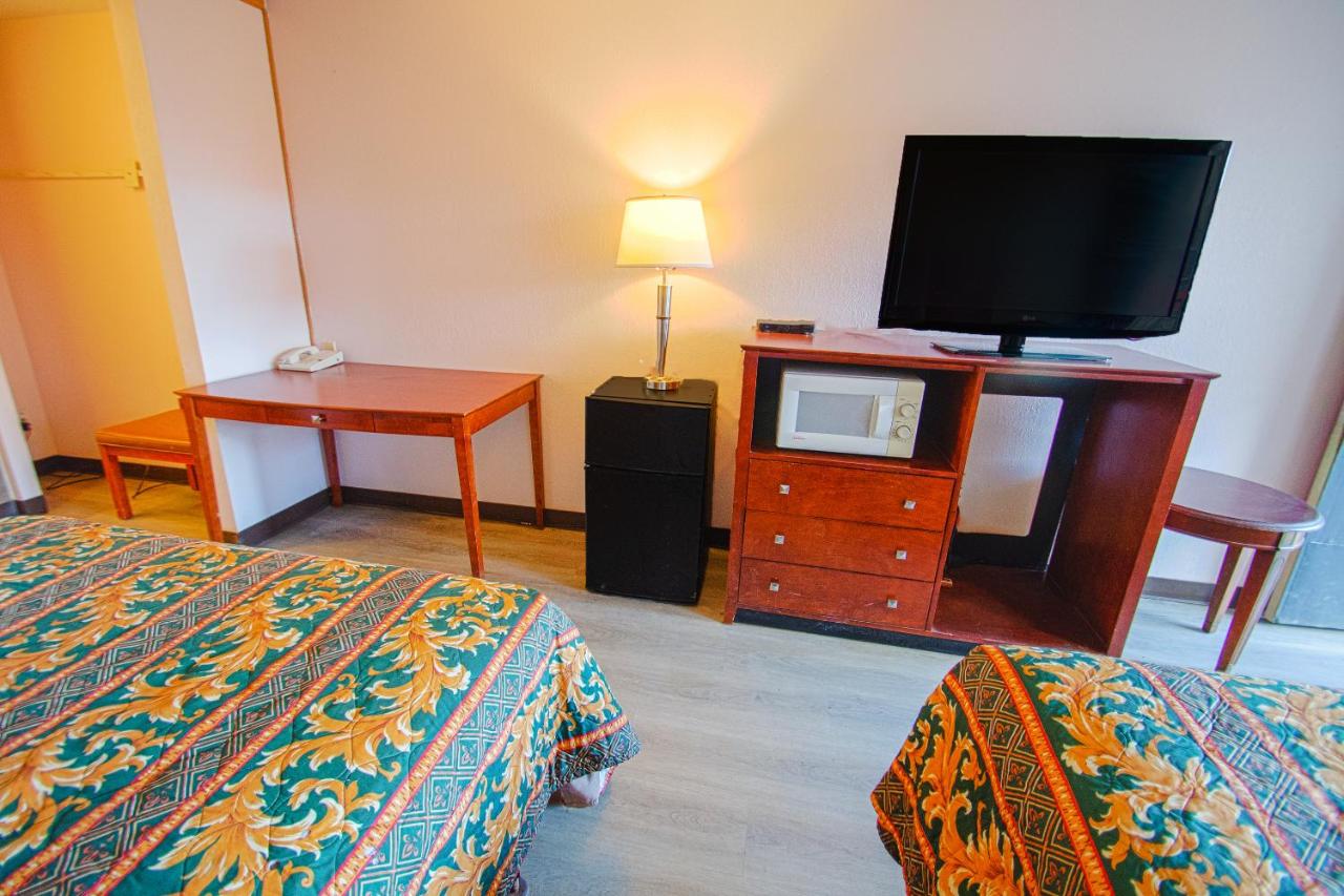 | Holiday Lodge Virginia