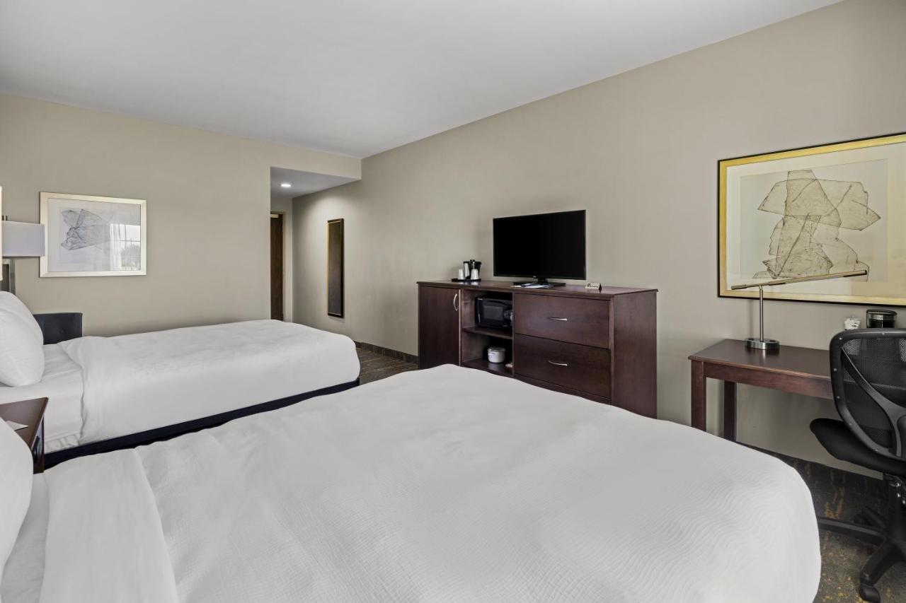 Deluxe Queen Suite at The Mulberry Hotel