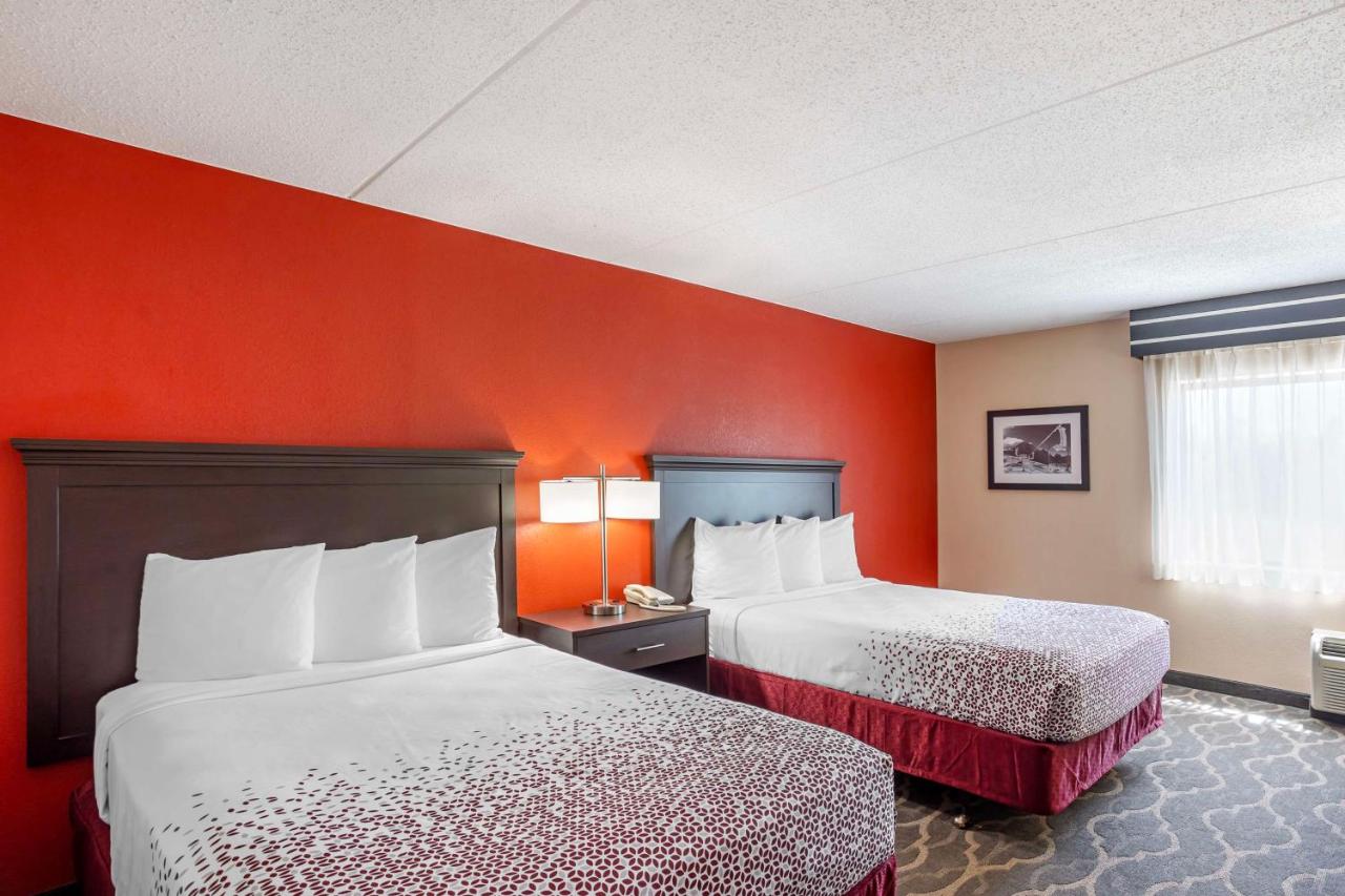 Deluxe Double Room with Two Double Beds at Best Western Inn At Blakeslee-pocono