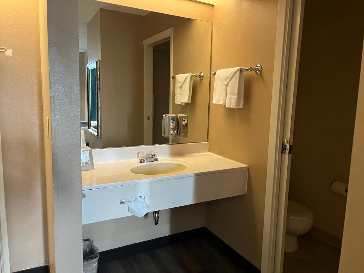 | Americas Best Value Inn Kalispell
