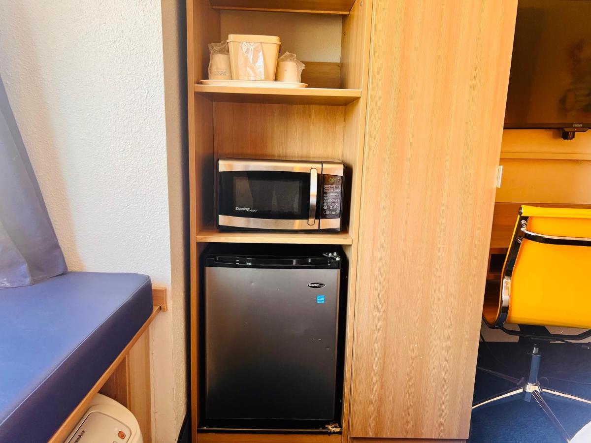 Queen Room - Disability Access - Non-Smoking at Microtel Inn by Wyndham Lexington