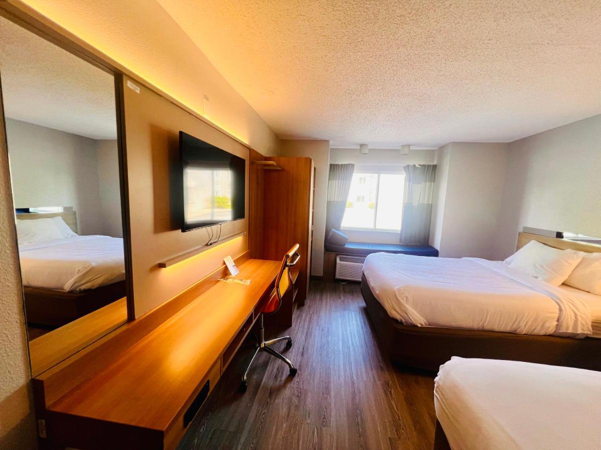 Queen Room with Two Queen Beds - Non-Smoking at Microtel Inn by Wyndham Lexington