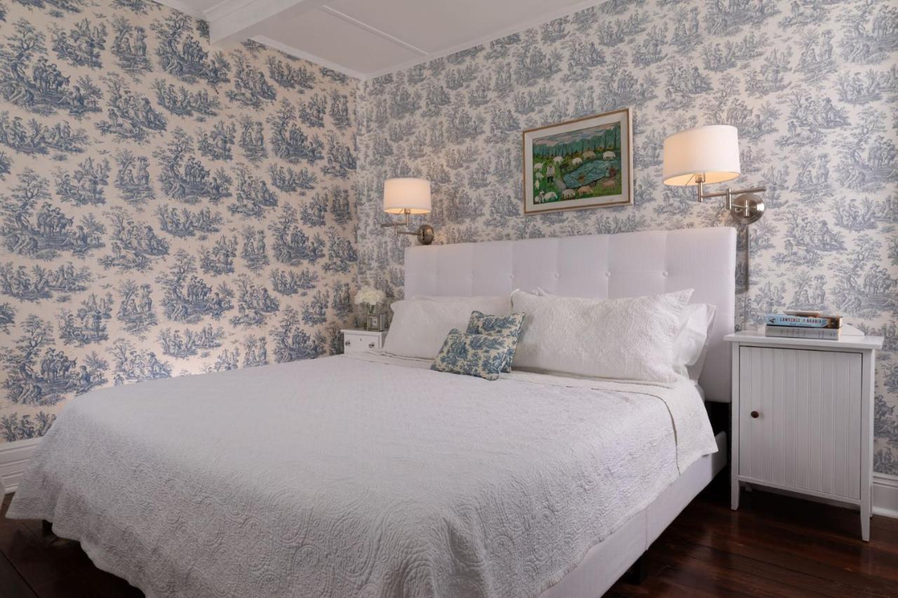 | Harbor Knoll Bed and Breakfast