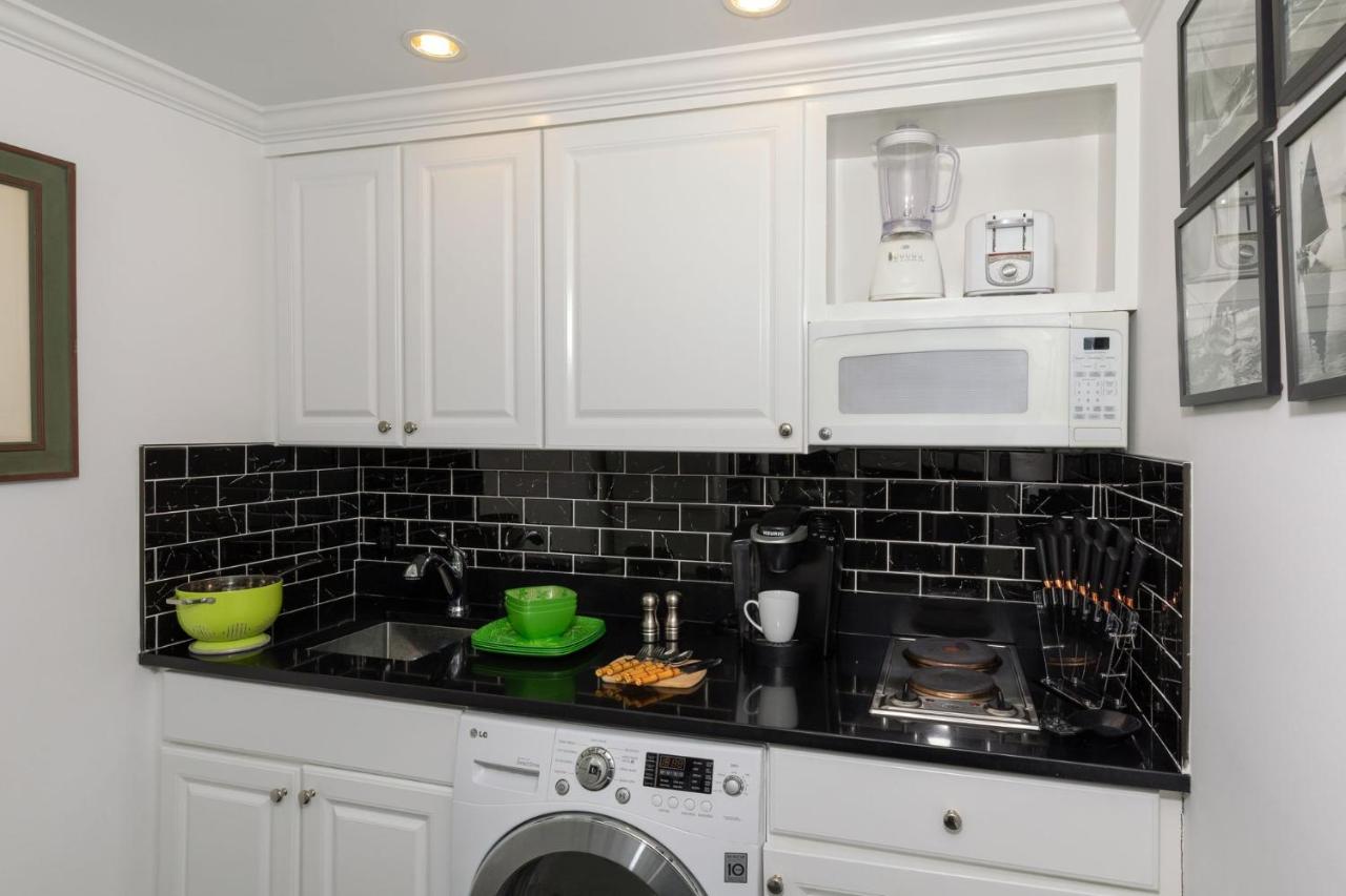 | Harbor Knoll Bed and Breakfast