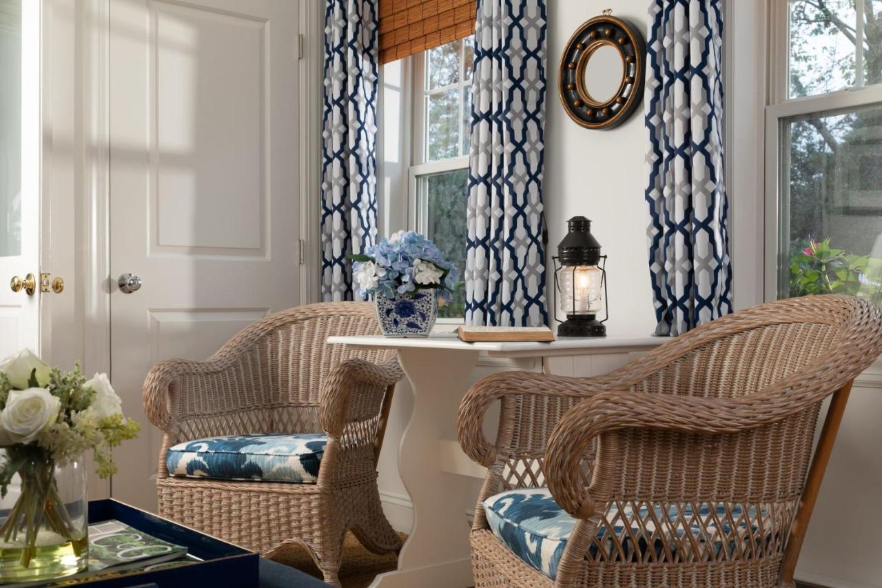 | Harbor Knoll Bed and Breakfast
