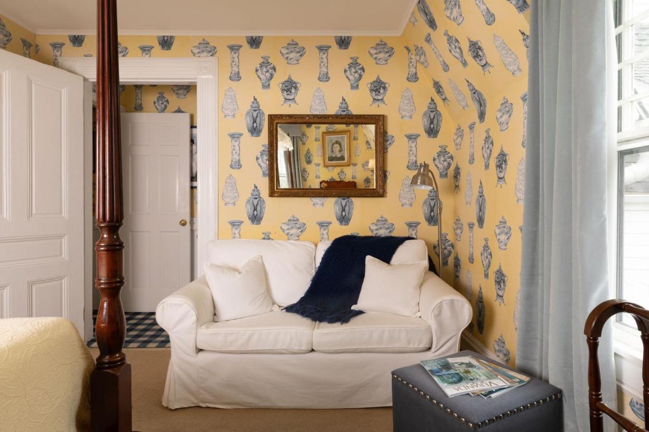 | Harbor Knoll Bed and Breakfast